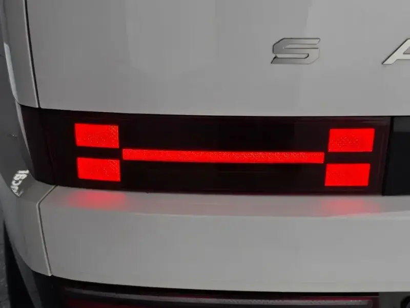 2024 Hyundai Santa Fe с пробегом 24 956 км