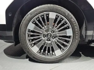 2025 Hyundai Santa Fe с пробегом 12 514 км