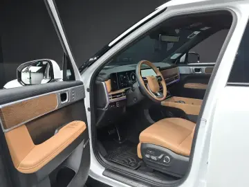 2025 Hyundai Santa Fe с пробегом 12 514 км