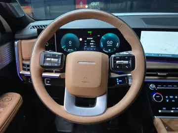 2025 Hyundai Santa Fe с пробегом 12 514 км