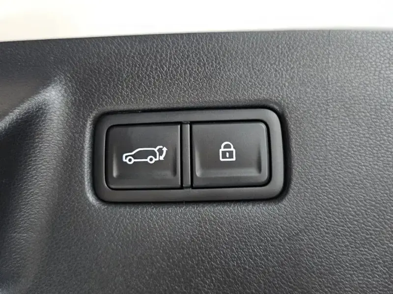 2025 Hyundai Santa Fe с пробегом 12 514 км
