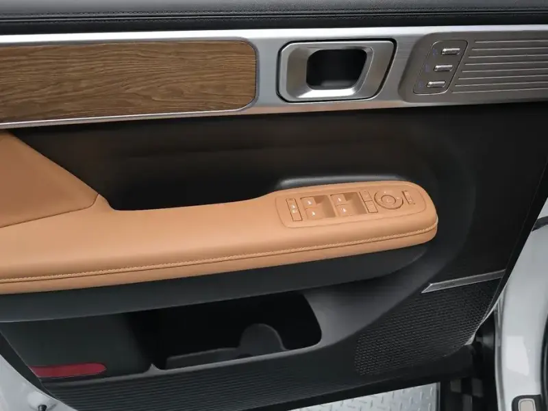 2025 Hyundai Santa Fe с пробегом 12 514 км