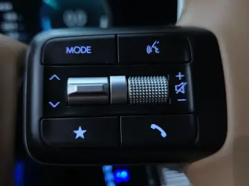 2025 Hyundai Santa Fe с пробегом 12 514 км