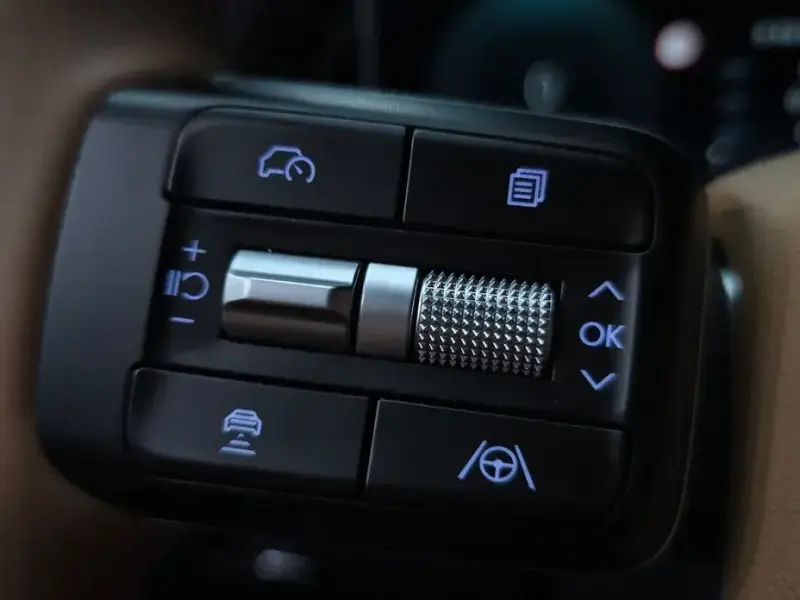 2025 Hyundai Santa Fe с пробегом 12 514 км
