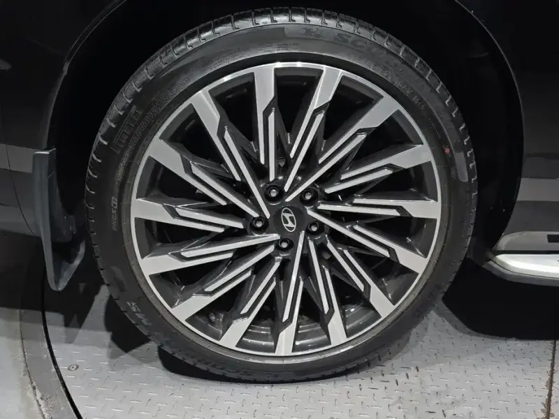 2023 Hyundai Santa Fe с пробегом 32 268 км