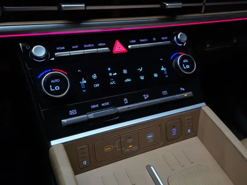 2023 Hyundai Santa Fe с пробегом 32 268 км