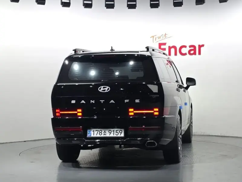 2025 Hyundai Santa Fe с пробегом 21 053 км