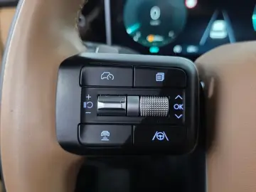 2025 Hyundai Santa Fe с пробегом 21 053 км
