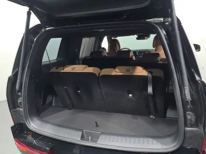 2025 Hyundai Santa Fe с пробегом 21 053 км