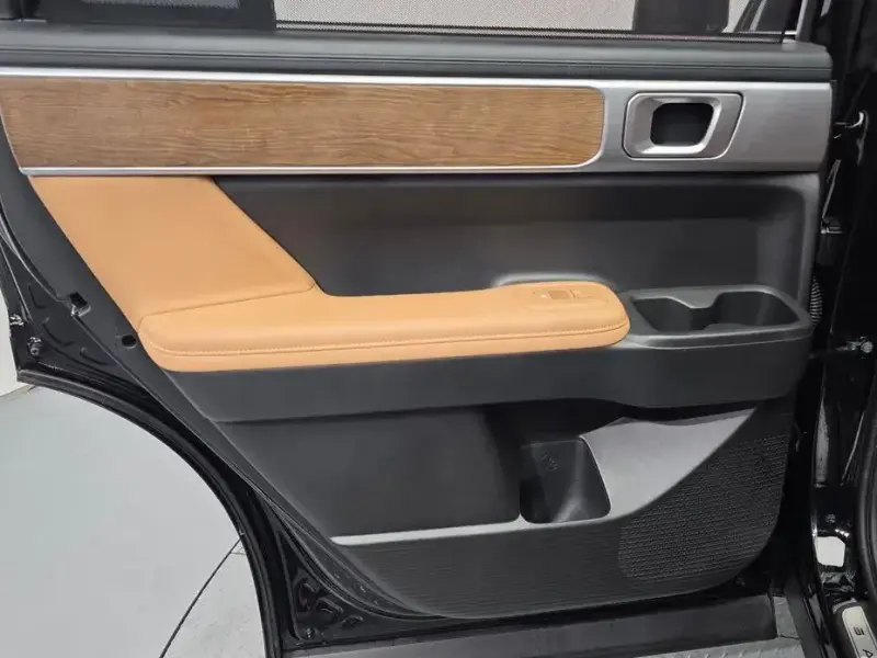 2025 Hyundai Santa Fe с пробегом 21 053 км