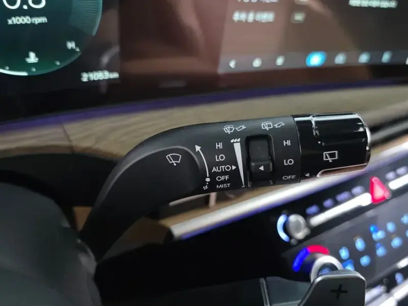 2025 Hyundai Santa Fe с пробегом 21 053 км