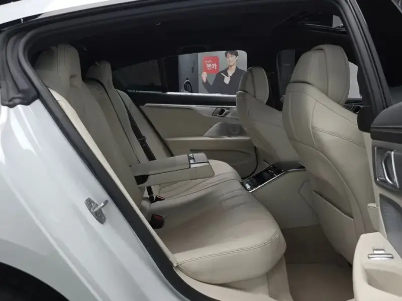 2025 BMW 8 серии с пробегом 7 932 км