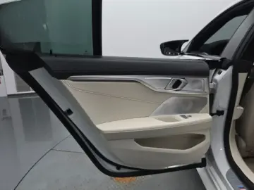 2025 BMW 8 серии с пробегом 7 932 км