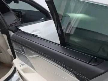 2025 BMW 8 серии с пробегом 7 932 км