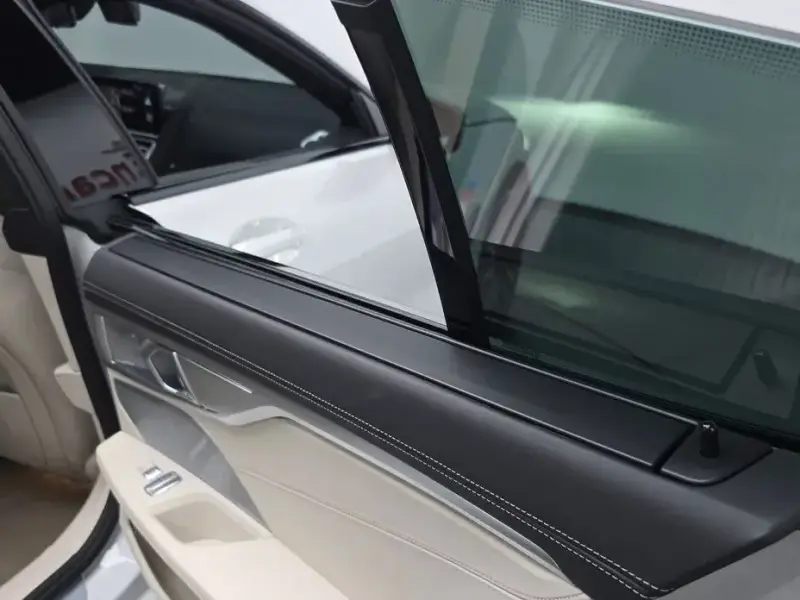 2025 BMW 8 серии с пробегом 7 932 км