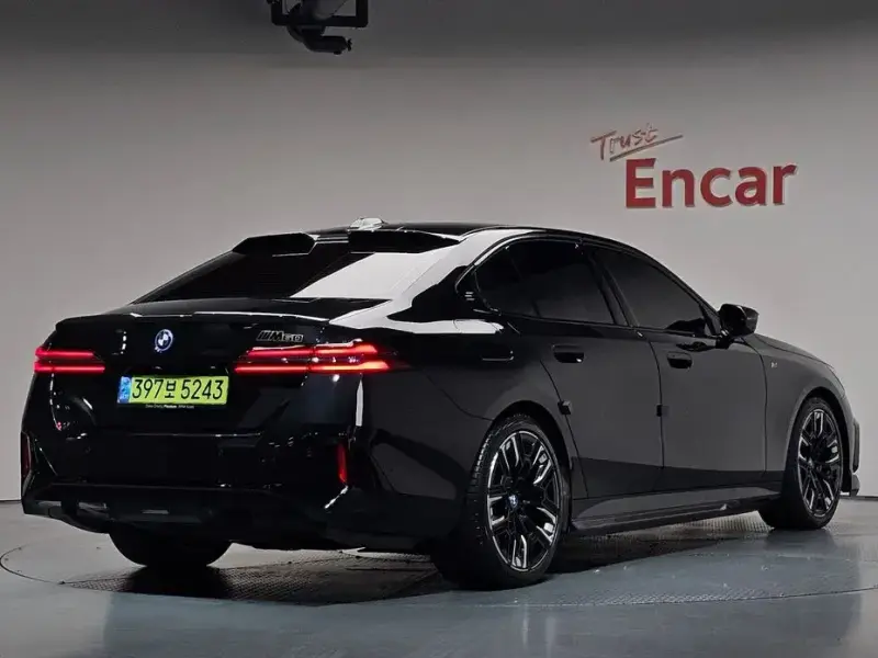 2025 BMW i5 с пробегом 17 918 км