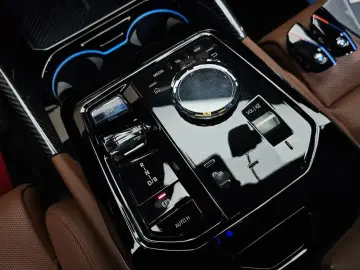 2025 BMW i5 с пробегом 17 918 км