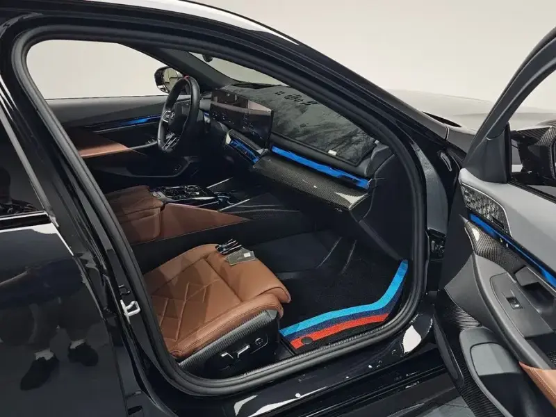2025 BMW i5 с пробегом 17 918 км