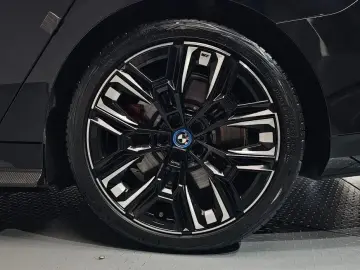 2025 BMW i5 с пробегом 17 918 км