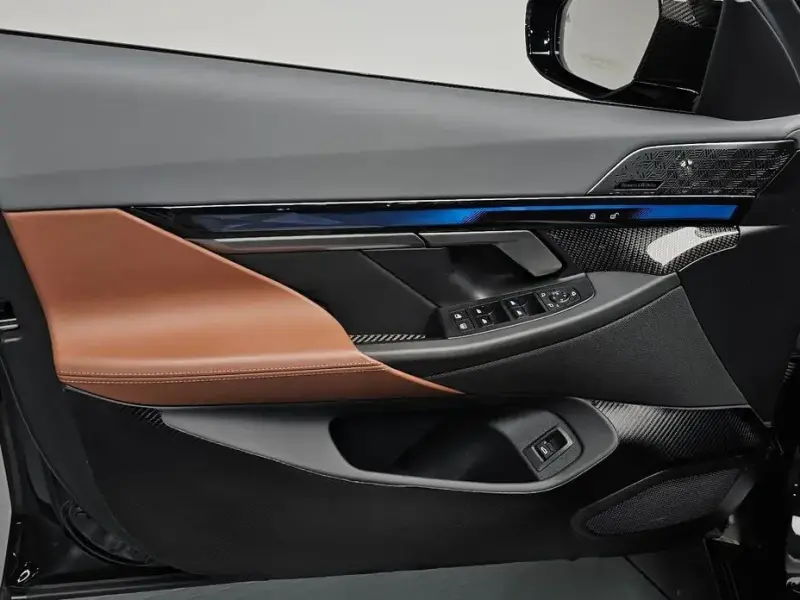 2025 BMW i5 с пробегом 17 918 км