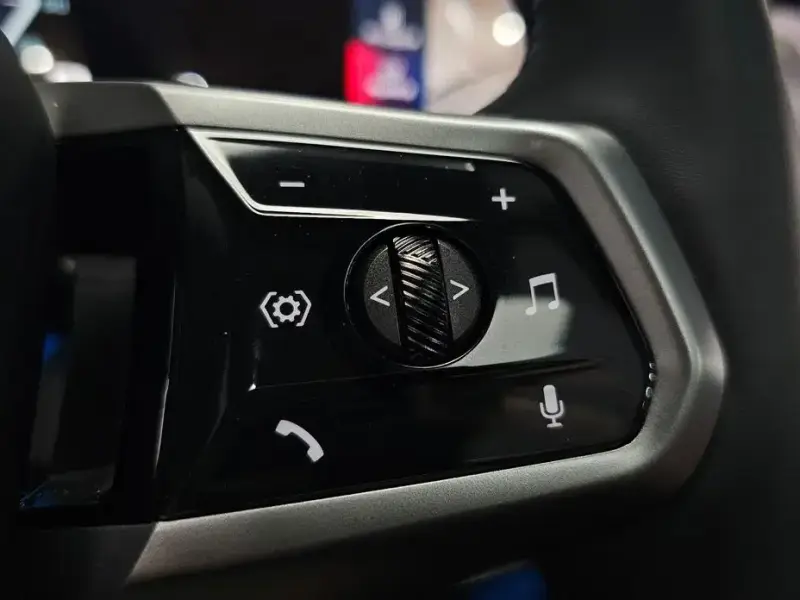 2025 BMW i5 с пробегом 17 918 км