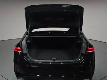 2025 BMW i5 с пробегом 17 918 км