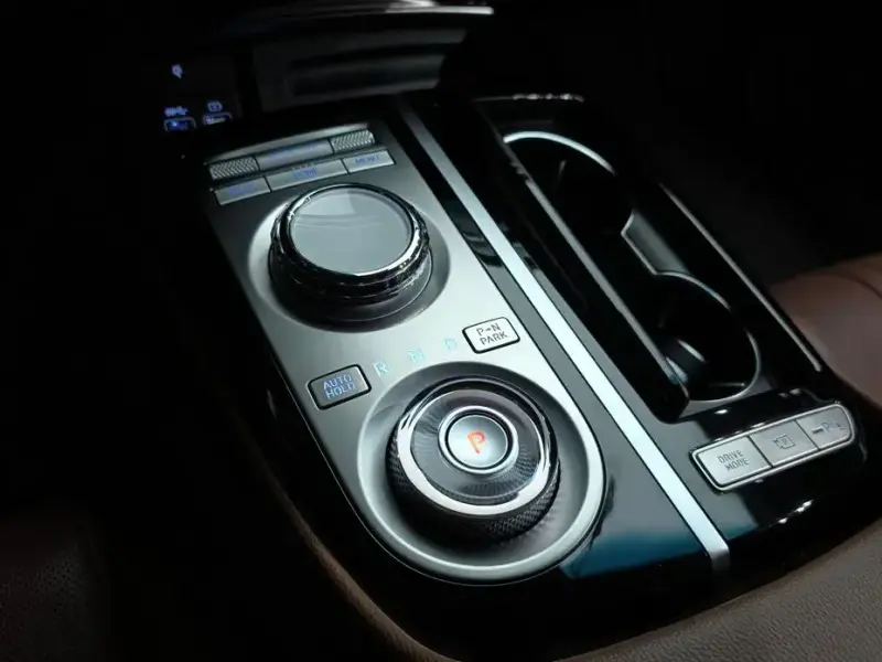 2023 Genesis G80 с пробегом 29 871 км