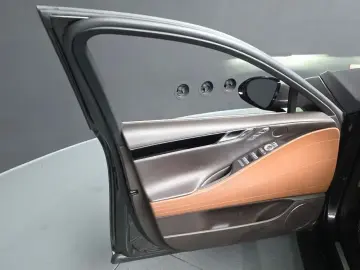 2023 Genesis G80 с пробегом 29 871 км