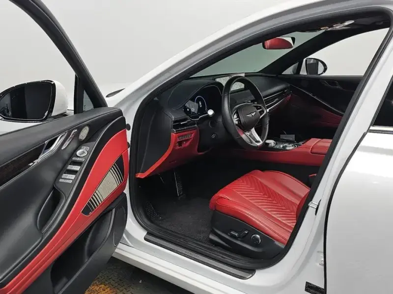 2023 Genesis G80 с пробегом 43 710 км