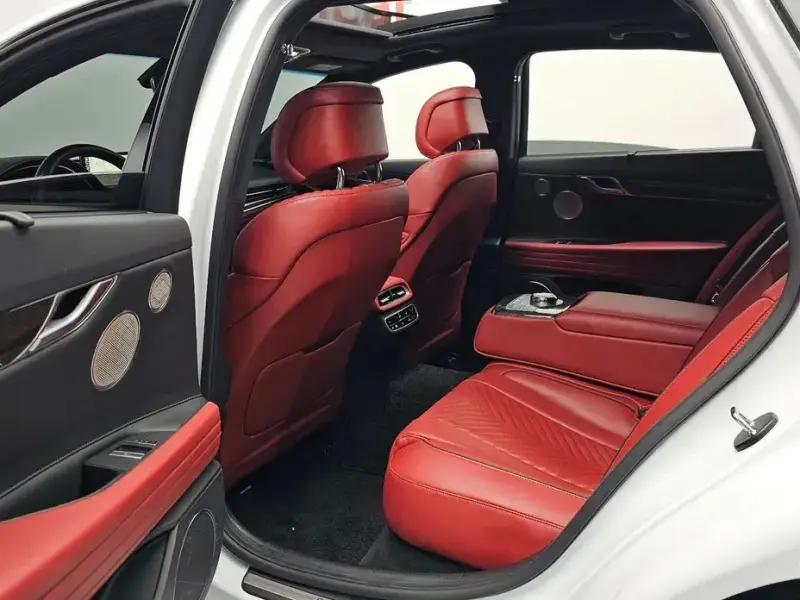 2023 Genesis G80 с пробегом 43 710 км