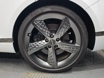 2023 Genesis G80 с пробегом 43 710 км