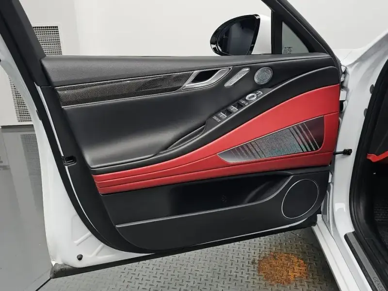 2023 Genesis G80 с пробегом 43 710 км