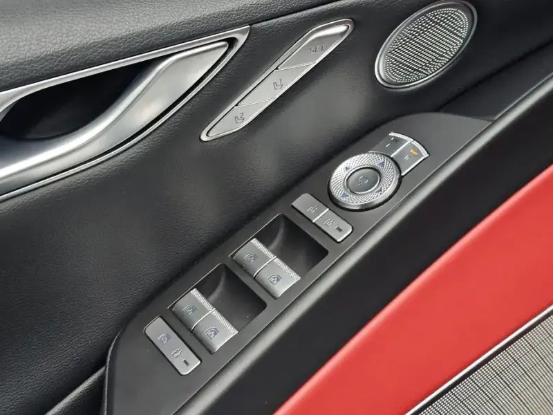 2023 Genesis G80 с пробегом 43 710 км