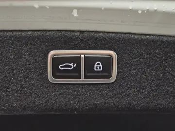 2023 Genesis G80 с пробегом 43 710 км