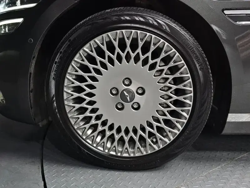 2023 Genesis G80 с пробегом 39 561 км