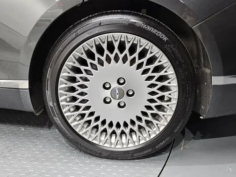2023 Genesis G80 с пробегом 39 561 км
