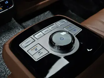 2023 Genesis G80 с пробегом 39 561 км