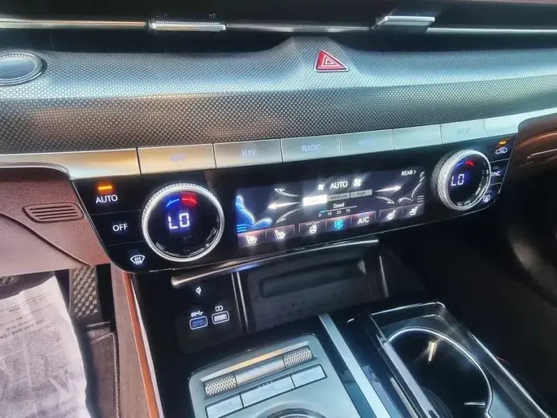 2023 Genesis G80 с пробегом 74 591 км