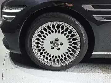 2023 Genesis G80 с пробегом 37 393 км