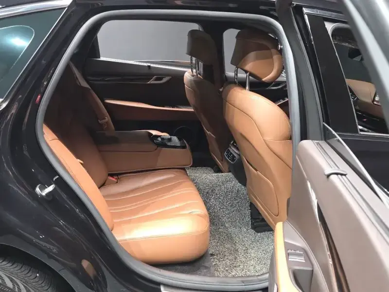 2023 Genesis G80 с пробегом 37 393 км