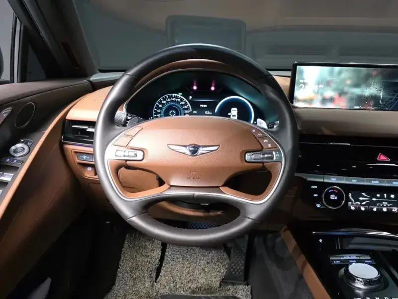 2023 Genesis G80 с пробегом 37 393 км