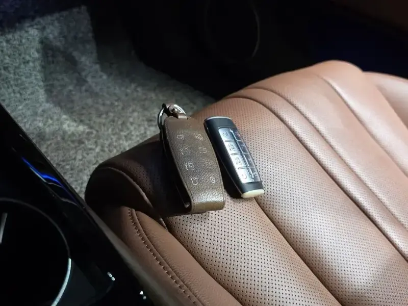 2023 Genesis G80 с пробегом 37 393 км