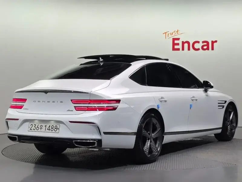 2023 Genesis G80 с пробегом 10 558 км