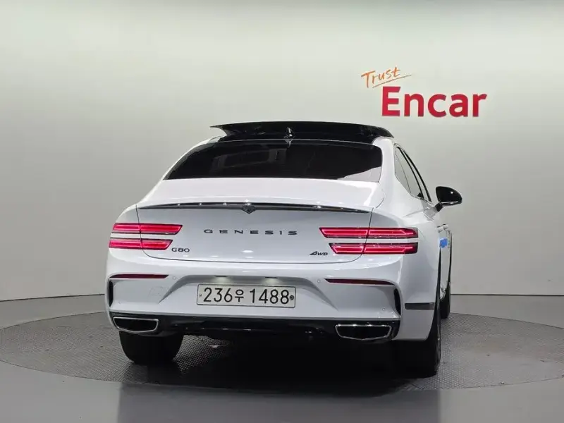 2023 Genesis G80 с пробегом 10 558 км