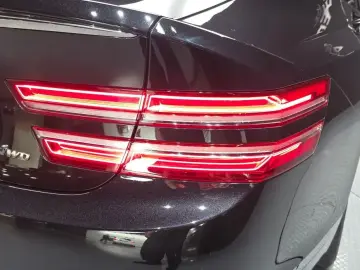 2023 Genesis G80 с пробегом 37 393 км