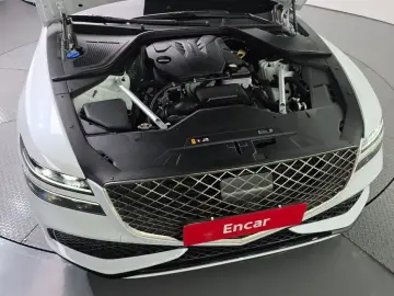 2023 Genesis G80 с пробегом 10 558 км