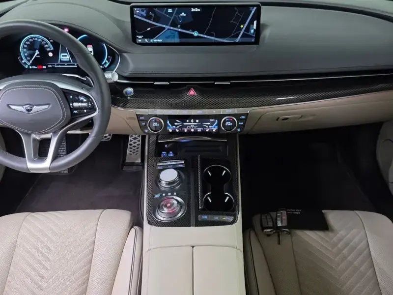 2023 Genesis G80 с пробегом 10 558 км