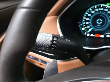 2023 Genesis G80 с пробегом 37 393 км