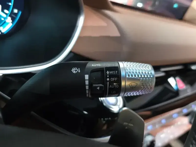 2023 Genesis G80 с пробегом 37 393 км