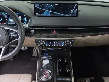 2023 Genesis G80 с пробегом 10 558 км